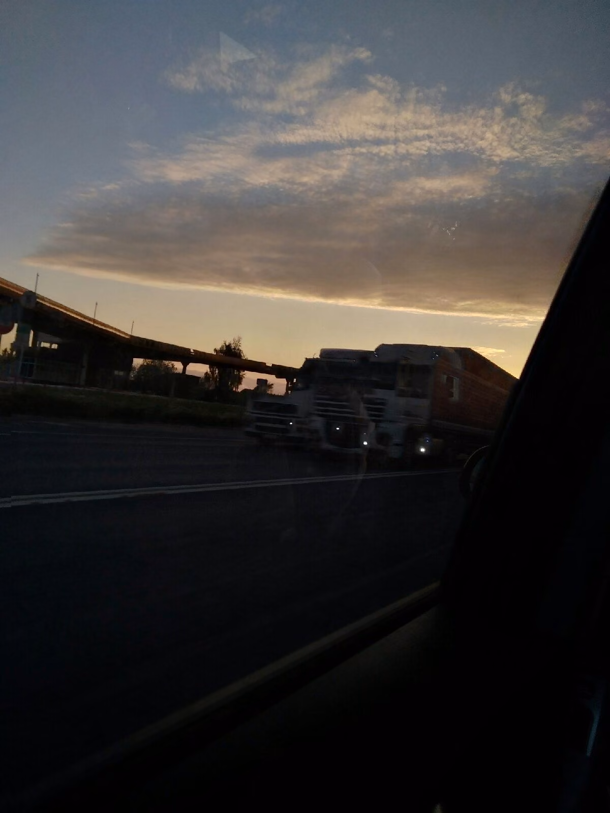 9f24d6eb5bdc22e3ef0a1e554f3fec5b.jpg
