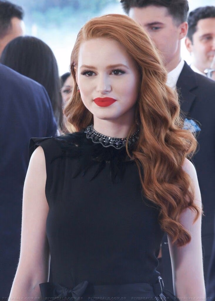 a4c9eda4aeed2a13ba8e99a942837914.avif