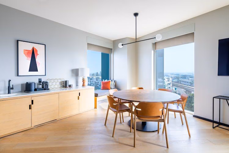 b7f6a0f0576e6381c6b6ea02cb9a185a.avif