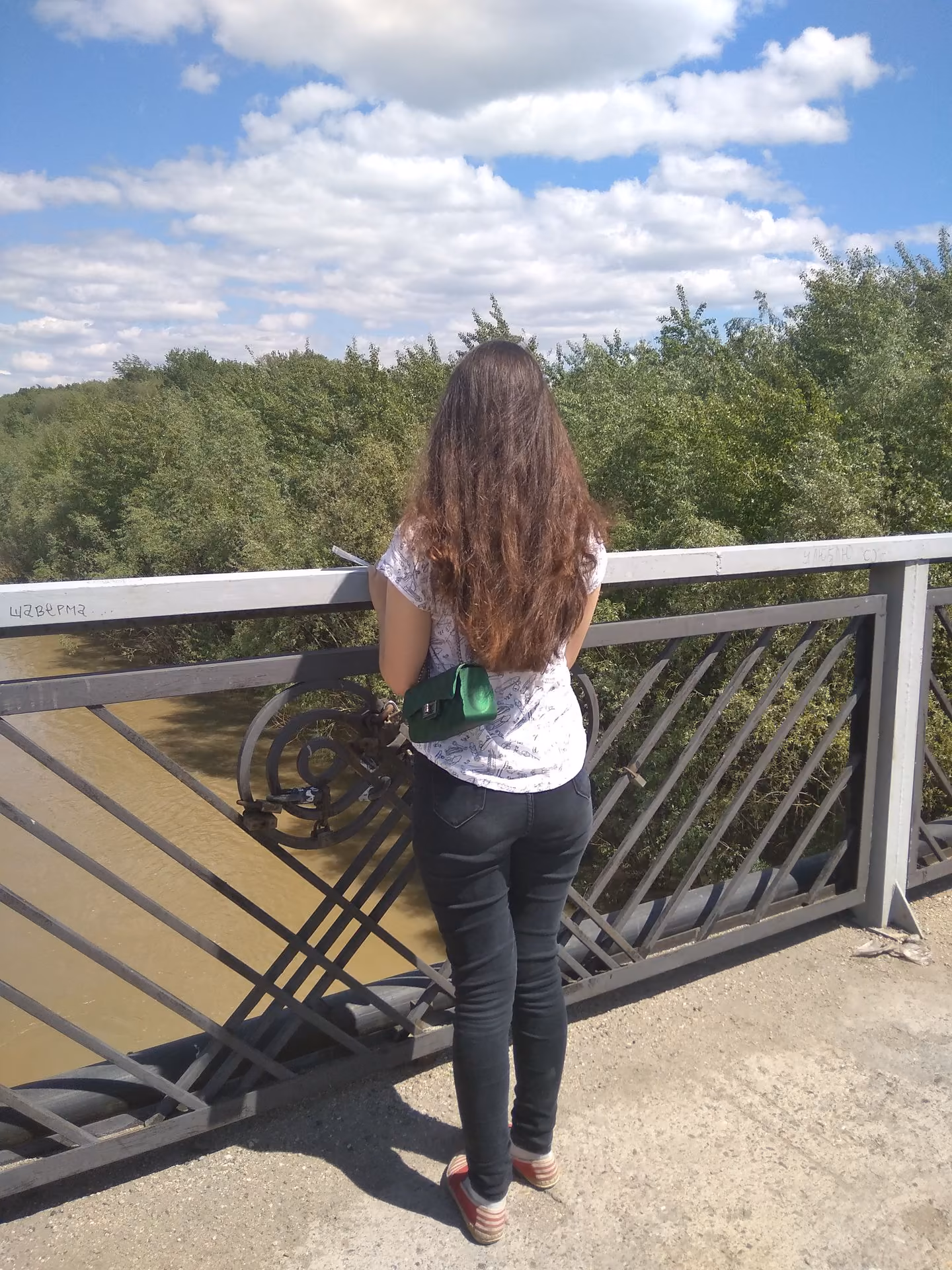bde8eea3c3a6fd0cf8d7539da549565a.jpg