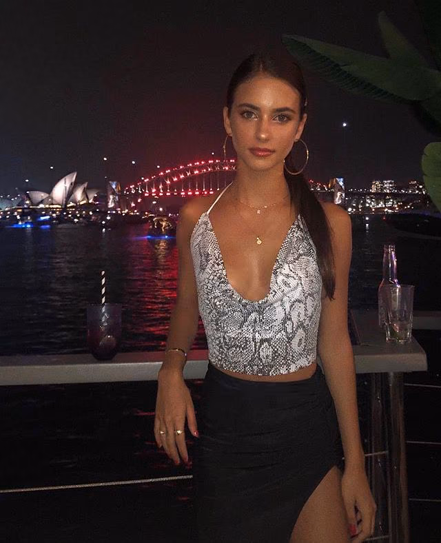 c8b326e911afd2dba98d19d55ee8368a.jpg