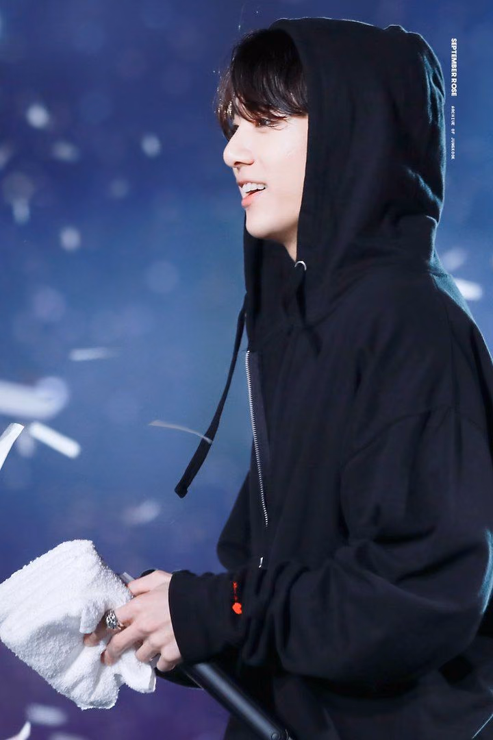 cba2d80fc3e1d71e5a5613e015aaf041.avif