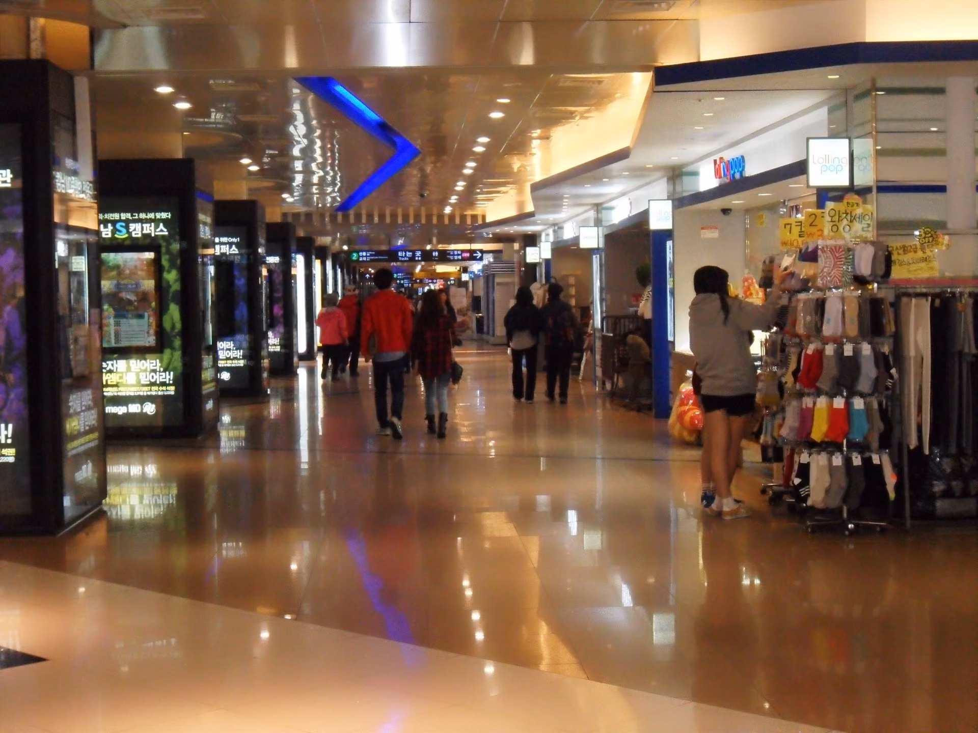 d404566bf543d9ea78a2b849940d5726.avif