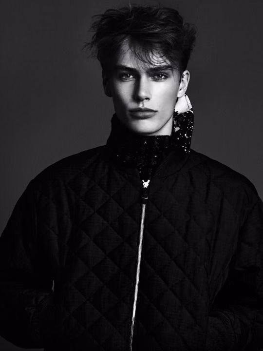 e6b0bc8b79bacb4d69c4a6f77a8b33e0.avif