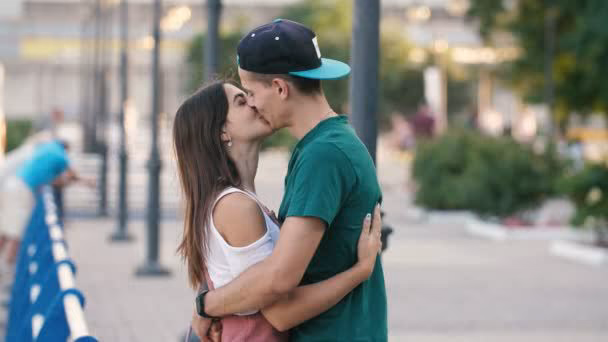 e7e75e1728a8cbfd8022f241d400f361.avif