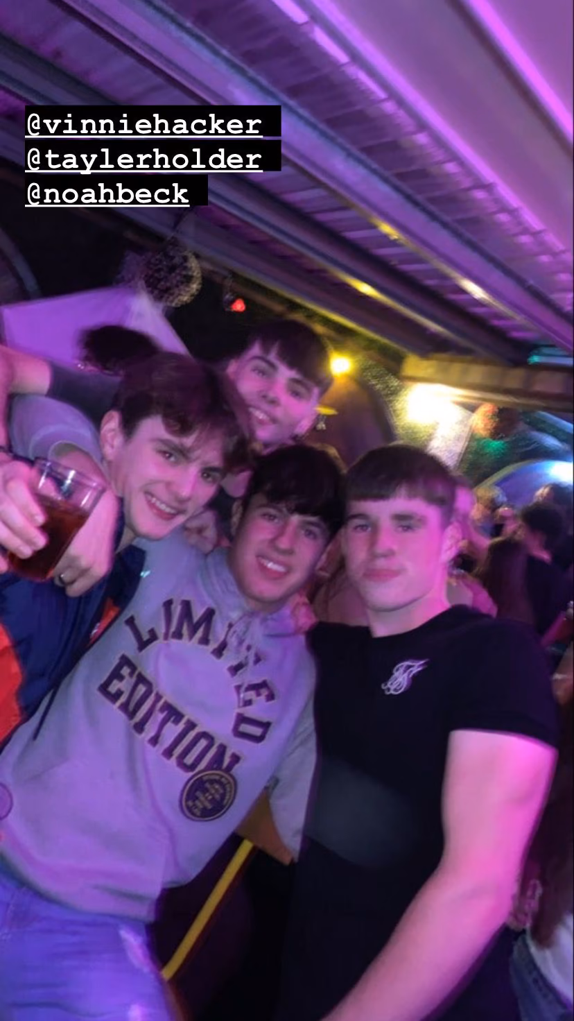 f72debbc3dc6d4640392d26b9513f508.jpg